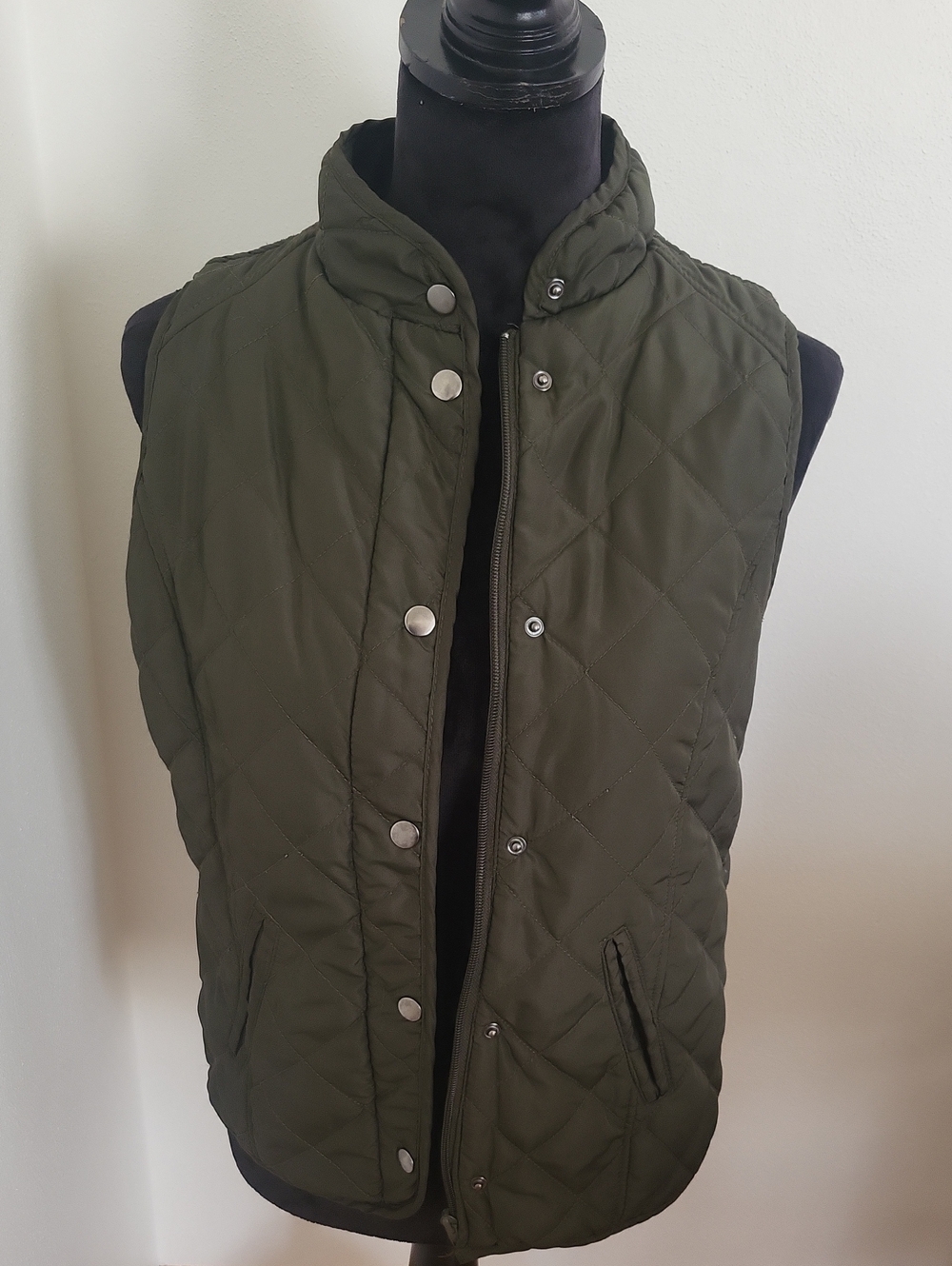 Architect Women's Quilted Olive Green Vest Size Small